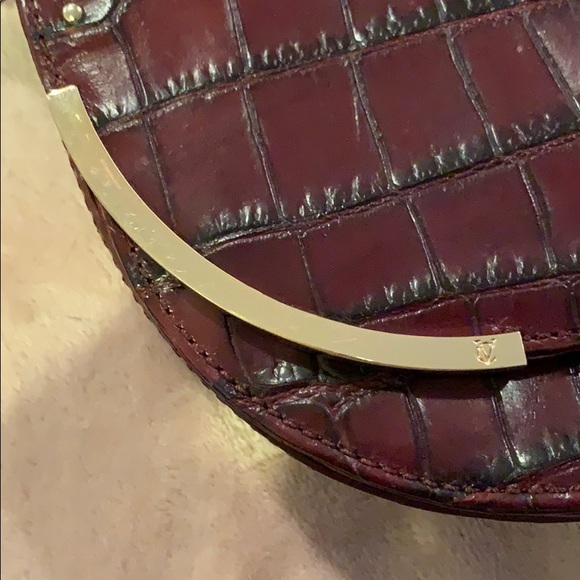 Vince Camuto VC Signature Leather Crossbody Bag - Picture 5 of 7